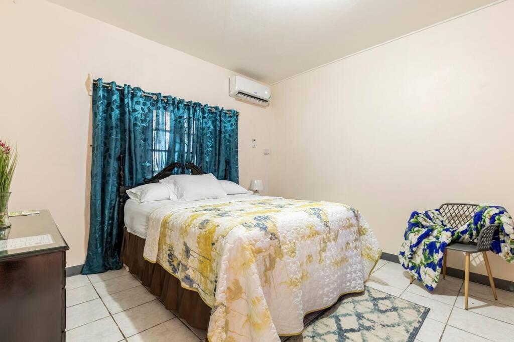 Shaw Park Gem Daire Ocho Rios Dış mekan fotoğraf