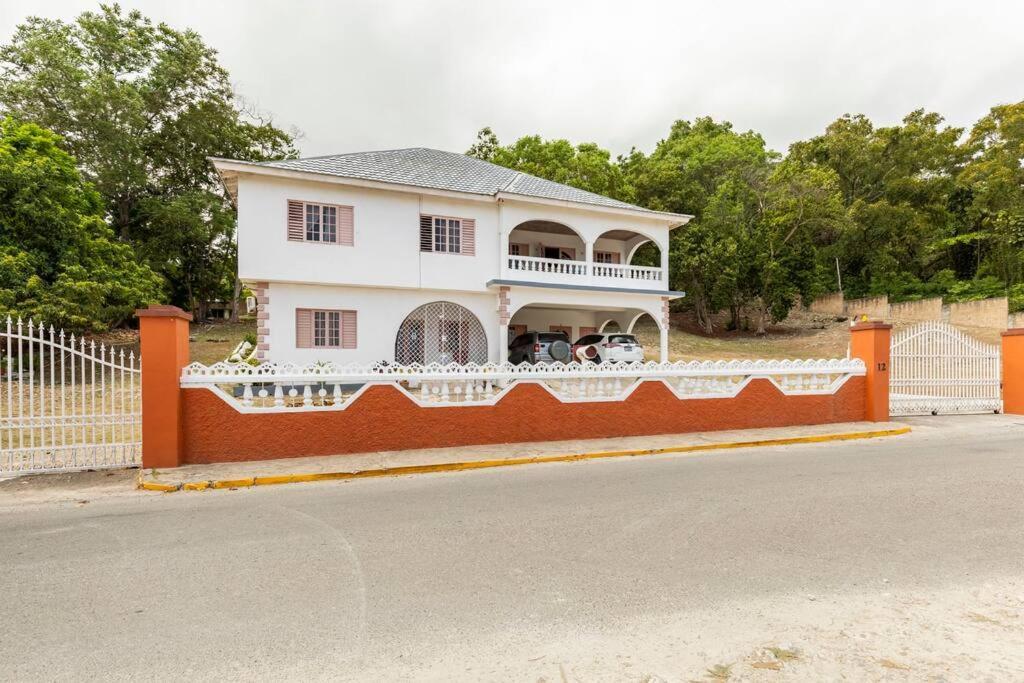 Shaw Park Gem Daire Ocho Rios Dış mekan fotoğraf